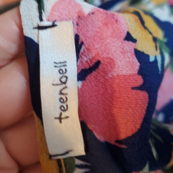 TeenBell Floral Sleeved Cover up - Picture 5 of 5